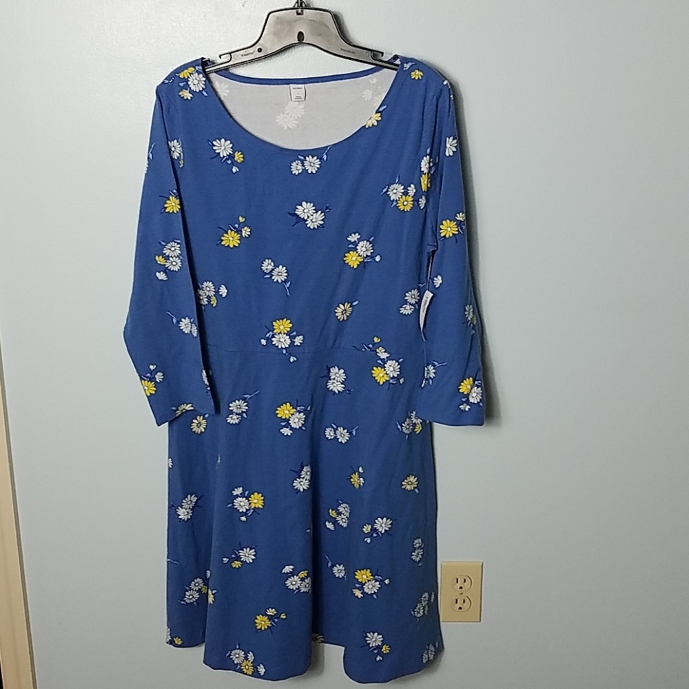Old navy blue with yellow and white flower…